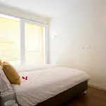 Apartment Executive Penthouse Sleeps 5 By Italian