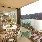 Apartment Executive Penthouse Sleeps 5 By Italian Como