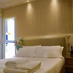 Executive Penthouse Sleeps 5 By Italian Apartment *