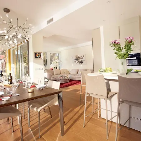Executive Penthouse Sleeps 5 By Italian * Όπως