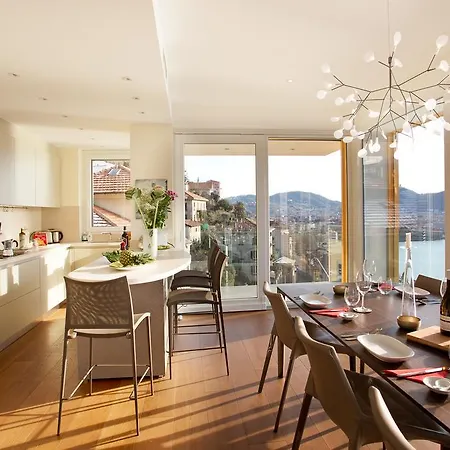 Executive Penthouse Sleeps 5 By Italian Como